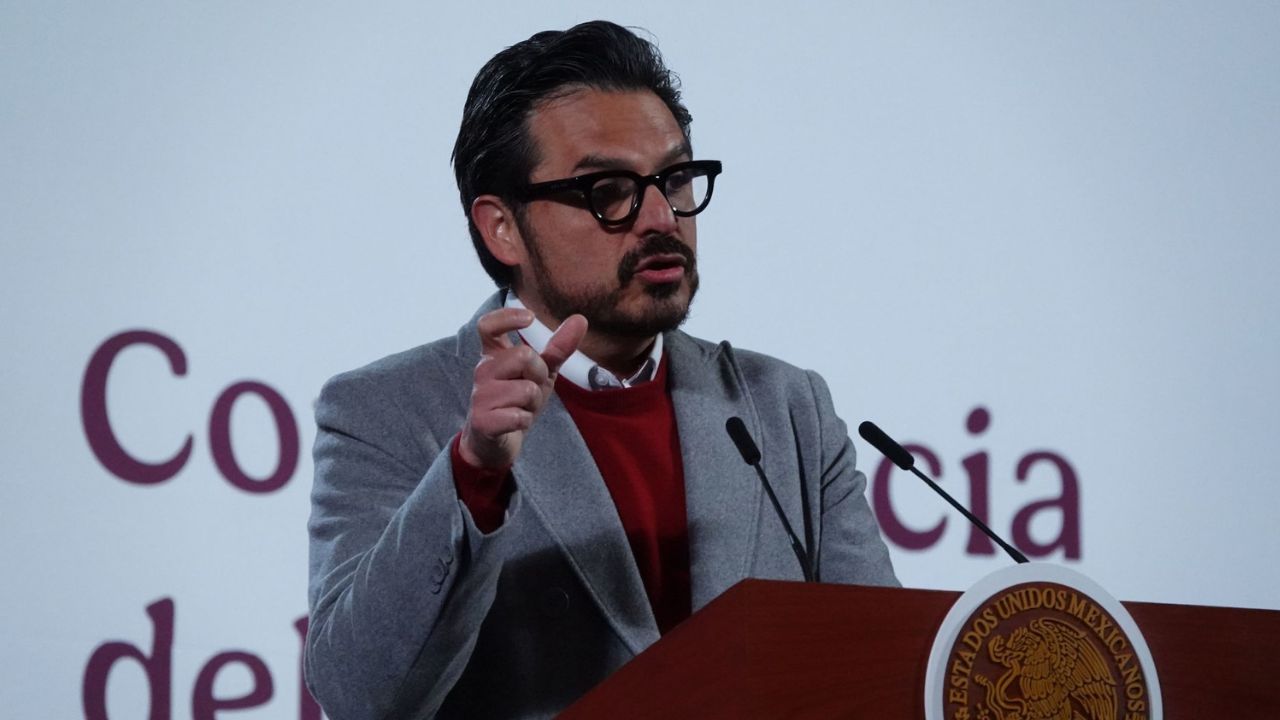 Zoé Robledo, titular del IMSS