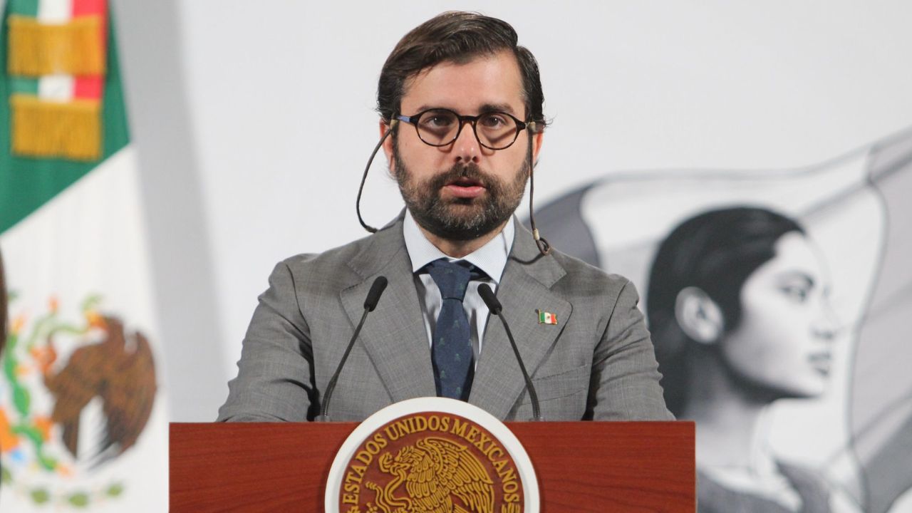 Alejandro Svarch Pérez, director del IMSSBienestar