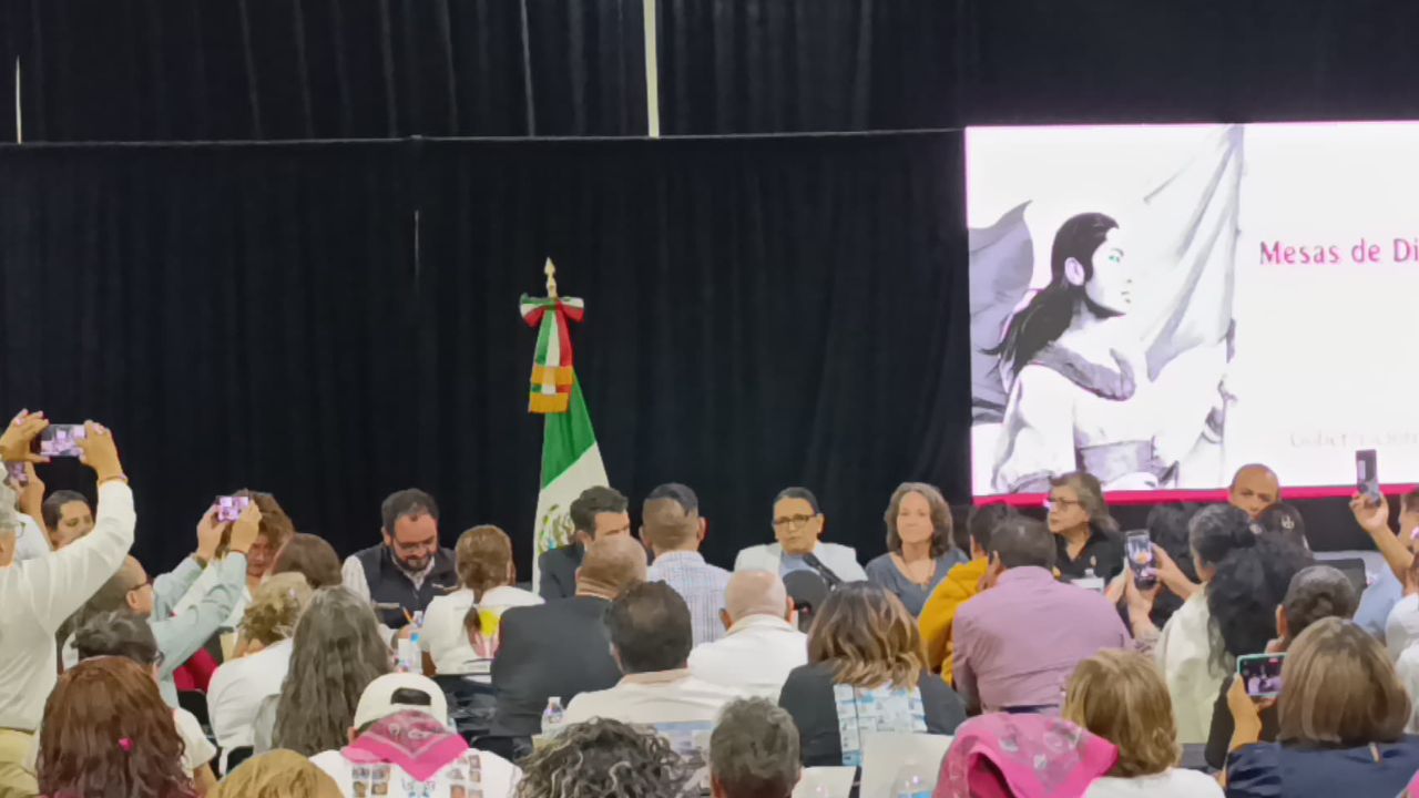 Con la presencia de 33 colectivos, este jueves arrancó la tercera jornada de diálogos entre el Gobierno y los buscadores.