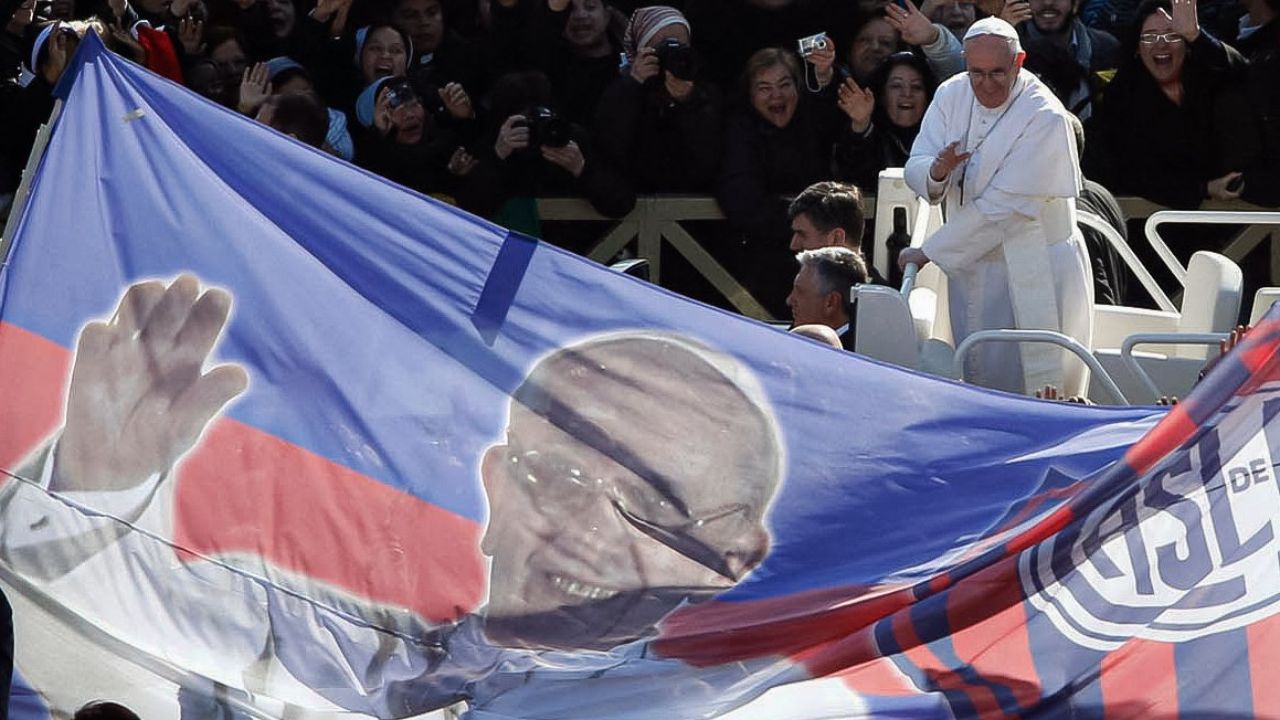 San Lorenzo de Almagro se despide  del Papa Francisco