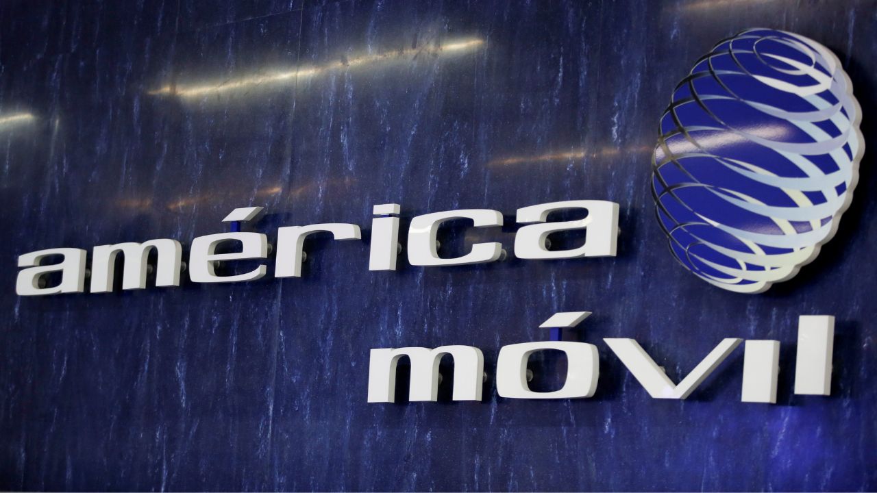 América Móvil, firma de Carlos Slim, informó que registraron un millón de desconexiones de suscripciones.
