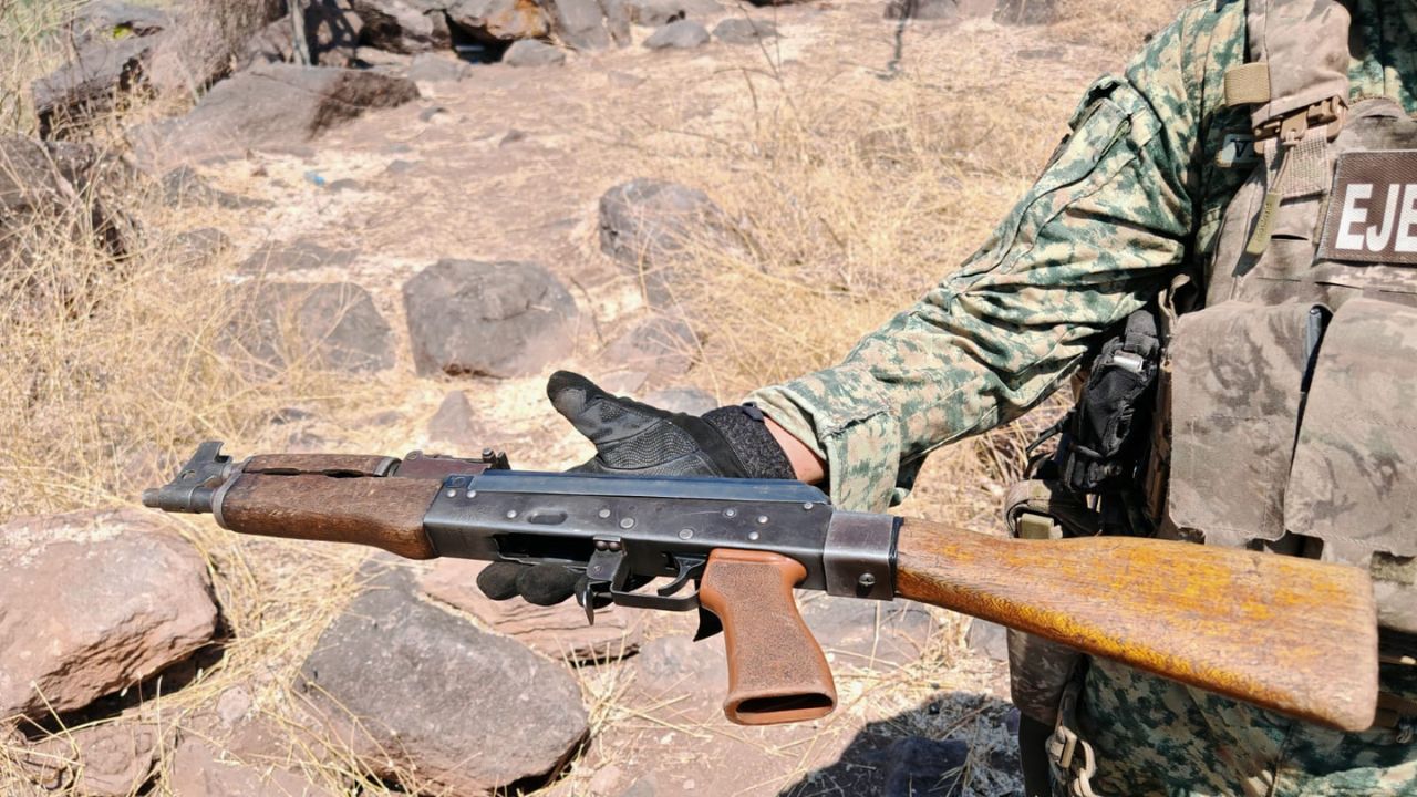 En un despliegue operativo en Tierra Caliente, Michoacán, detuvieron a nueve hombres de origen extranjero presuntos integrantes del CJNG.