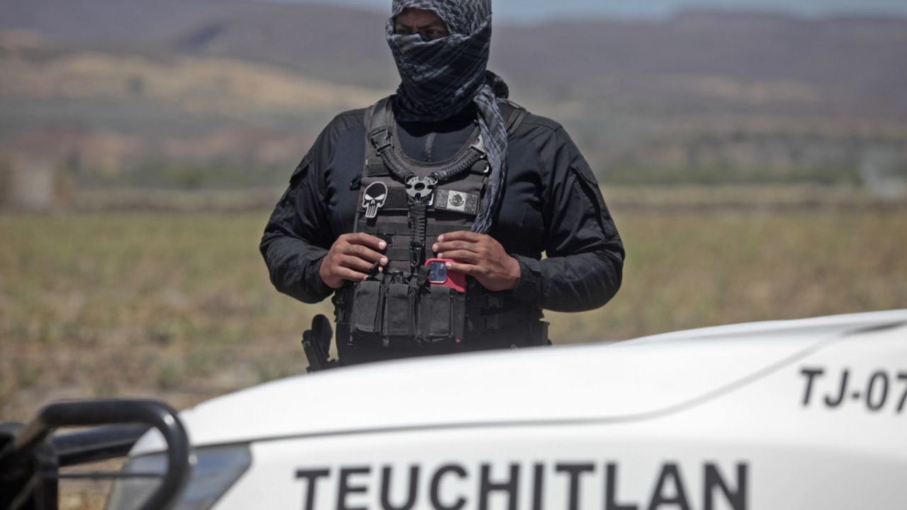 Jose Ascension Murguia Santiago, alcalde de Teuchitlán, Jalisco, fue detenido por la Fiscalía General de la República (FGR).