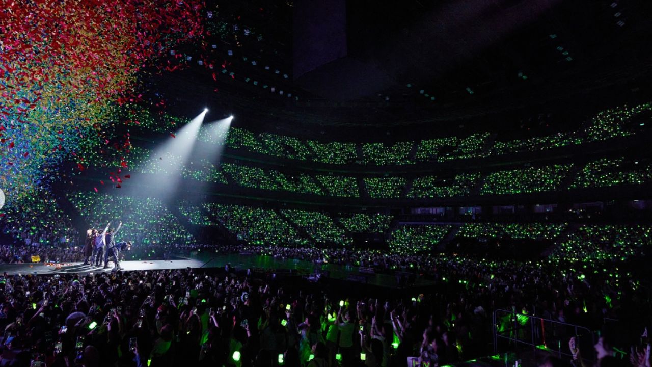 La noche de este viernes el elenco de SM Entertainment tomó el Estadio GNP con varias presentaciones a la que denominó SMTOWN LIVE.
