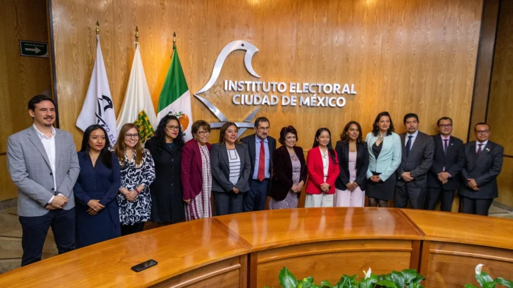 El IECM entregó la constancia de mayoría a los candidatos electos para renovar los 137 cargos del Poder Judicial local.