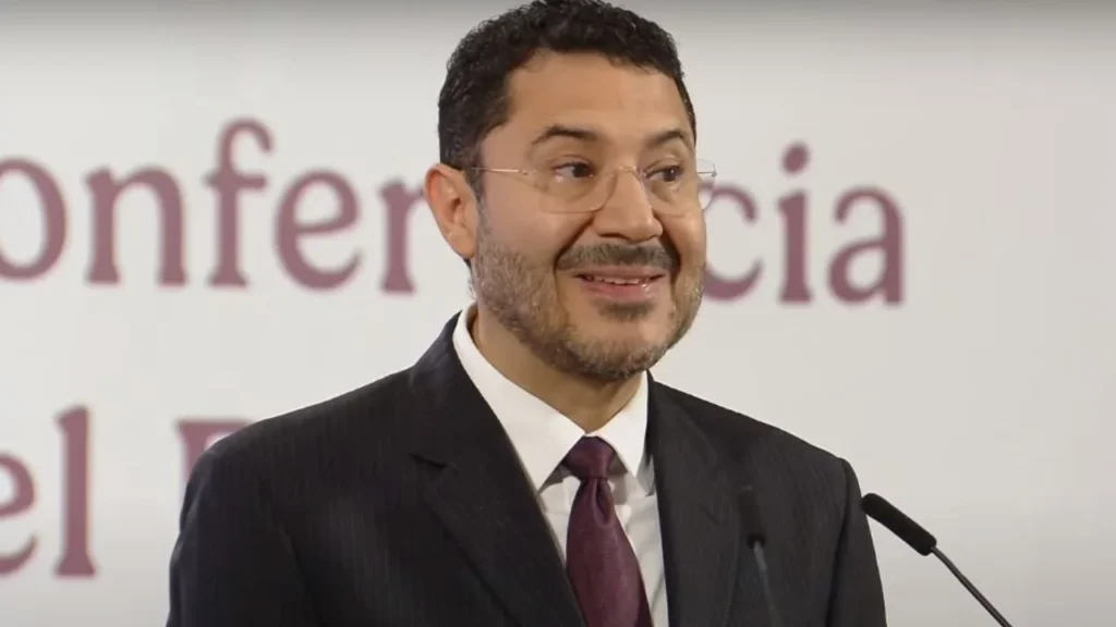 Martí Batres, comentó que 539 cirugías de rodilla tendrán lugar en tres estados del país, a efecto de garantizar un servicio de salud digno y humano