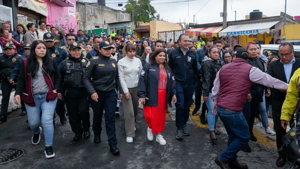 El alcalde de Cuajimalpa, Carlos Orvañanos Rea, y la Jefa de Gobierno, Clara Brugada, recorren calles de la demarcación.