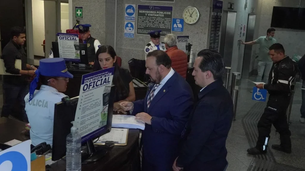 La bancada capitalina del PAN en CDMX interpuso un amparo en contra del Bando Uno