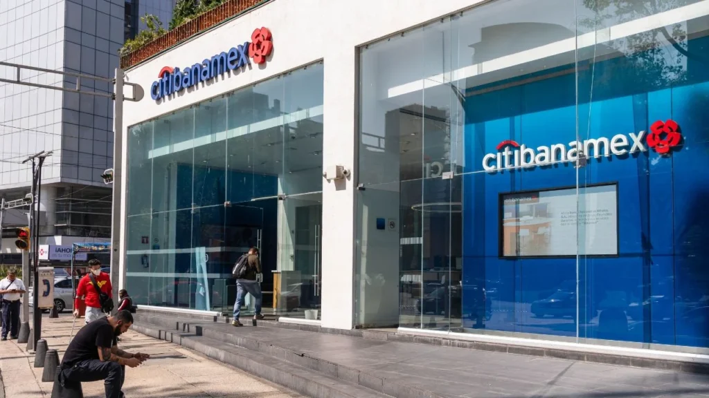 usuarios de Banamex reportaron la falla en diversos servicios que ofrece este banco durante este lunes.