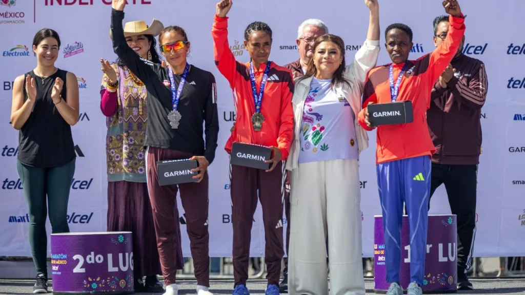 1300 extranjeros formaron parte de la edición 42 del Maratón de la Ciudad de México, que en general tuvo a 30 mil participantes registrados