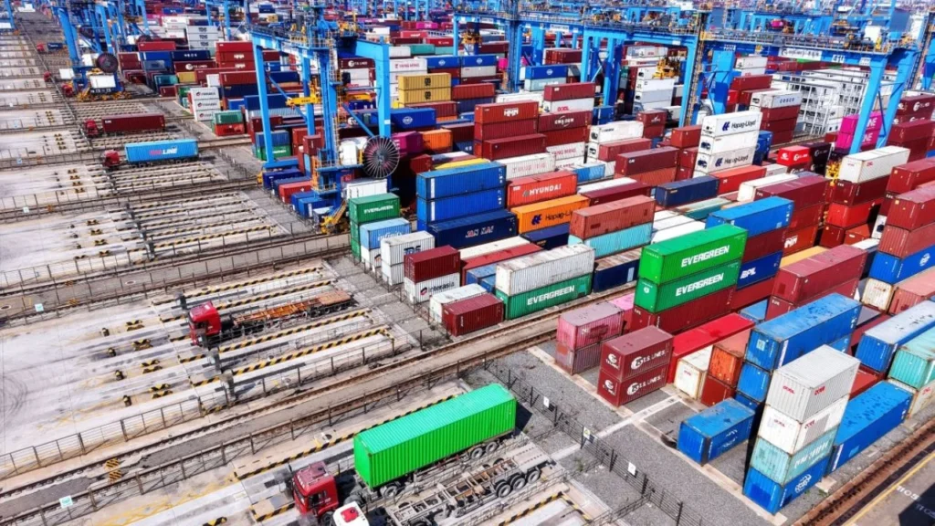 DECISIÓN. Este plan proteccionista impulsará la producción y ventas a sectores en nuestro país. 