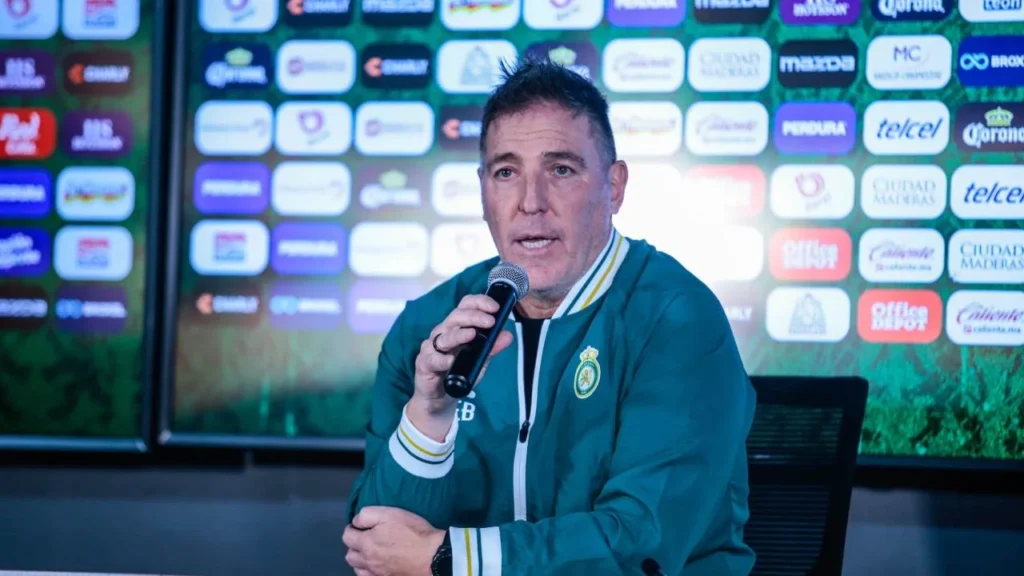 El técnico argentino terminó su etapa como técnico de León.