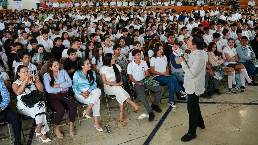 Mario Delgado destacó que la Beca Universal Benito Juárez es un apoyo impulsado por el gobierno de la presidenta Claudia Sheinbaum.