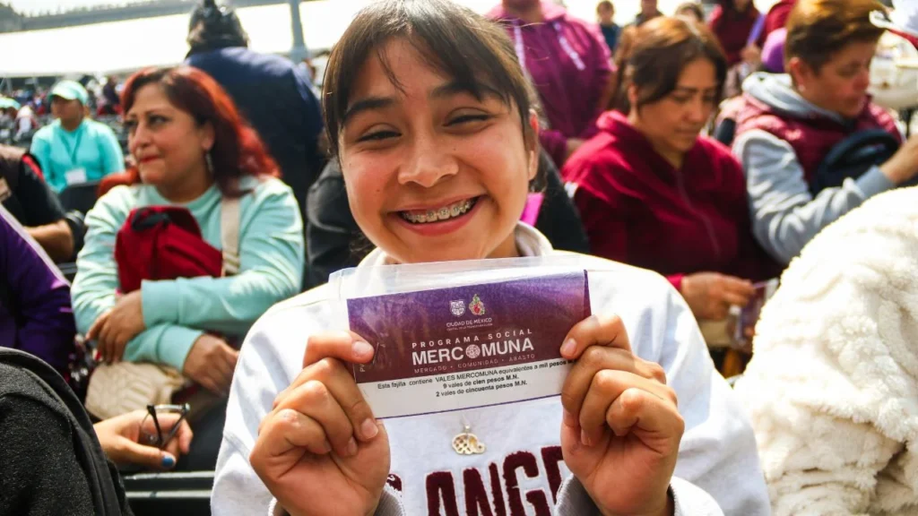 requisitos para acceder a los Vales Mercomuna en CDMX