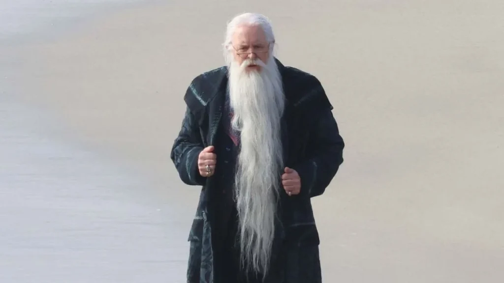 Revelan primer vistazo de John Lithgow como Albus Dumbledore