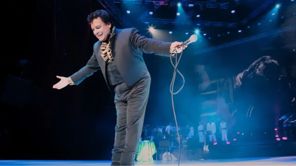 La serie documental no sólo muestra al ídolo musical Juan Gabriel, sino que incita a entender a Alberto Aguilera Valadez, la persona.