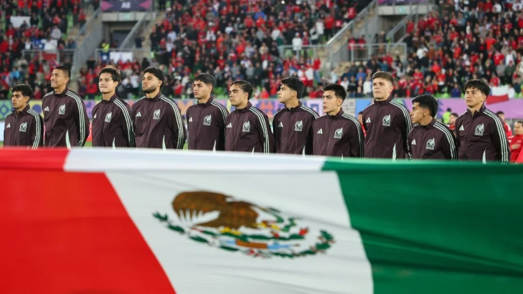 Selección de México previo al encuentro contra Chile.