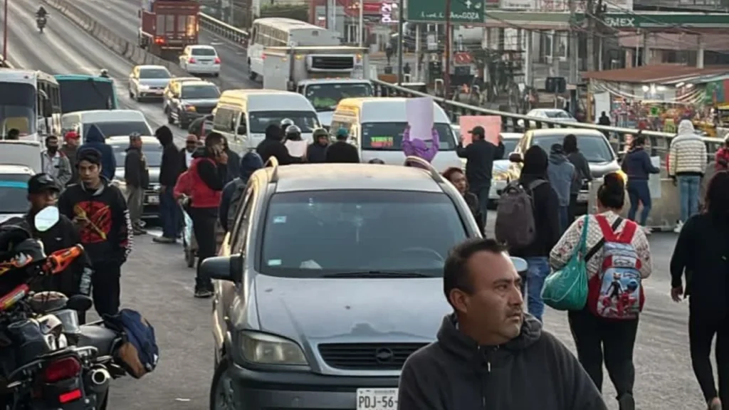 Piperos realizan 'mega bloqueo' en vialidades de CDMX y el Estado de México
