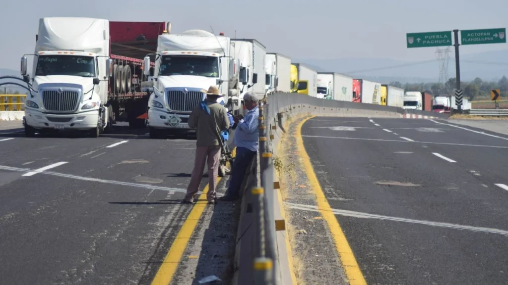 Bloqueos de transportistas en Tula, HIdalgo.