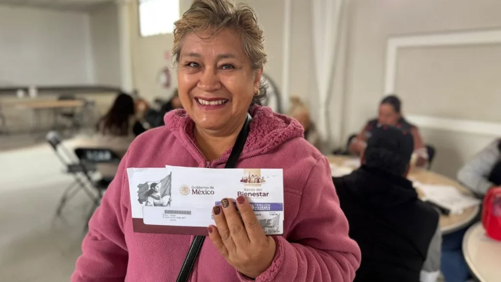 Como parte de cada año, la Pensión Bienestar tendrá un incremento para 2026, conoce todos los detalles y montos.
