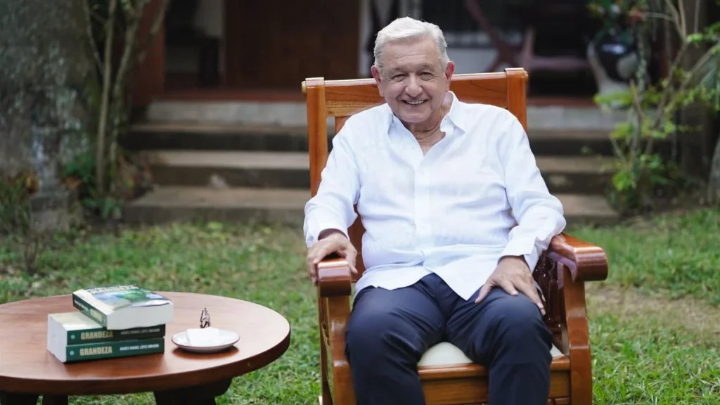 Desde 'La Chingada', AMLO reaparece para presentar su nuevo libro