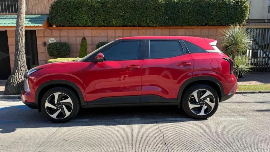 Mitsubishi Outlander 2025.