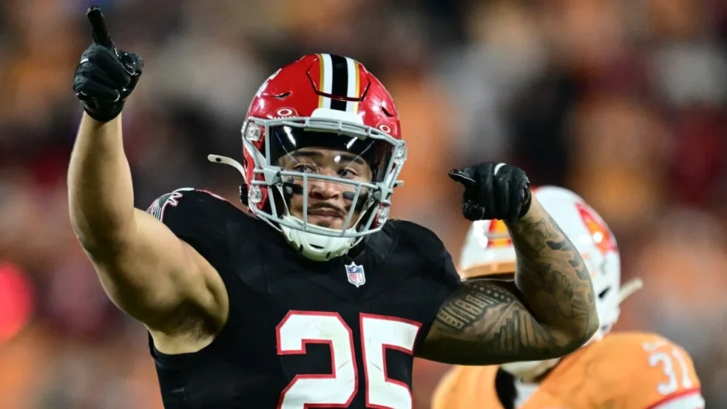 En una última serie ofensiva ganadora, los Atlanta Falcons sorprendieron a Tampa Bay Buccaneers en el inicio de la semana 15 de la NFL.