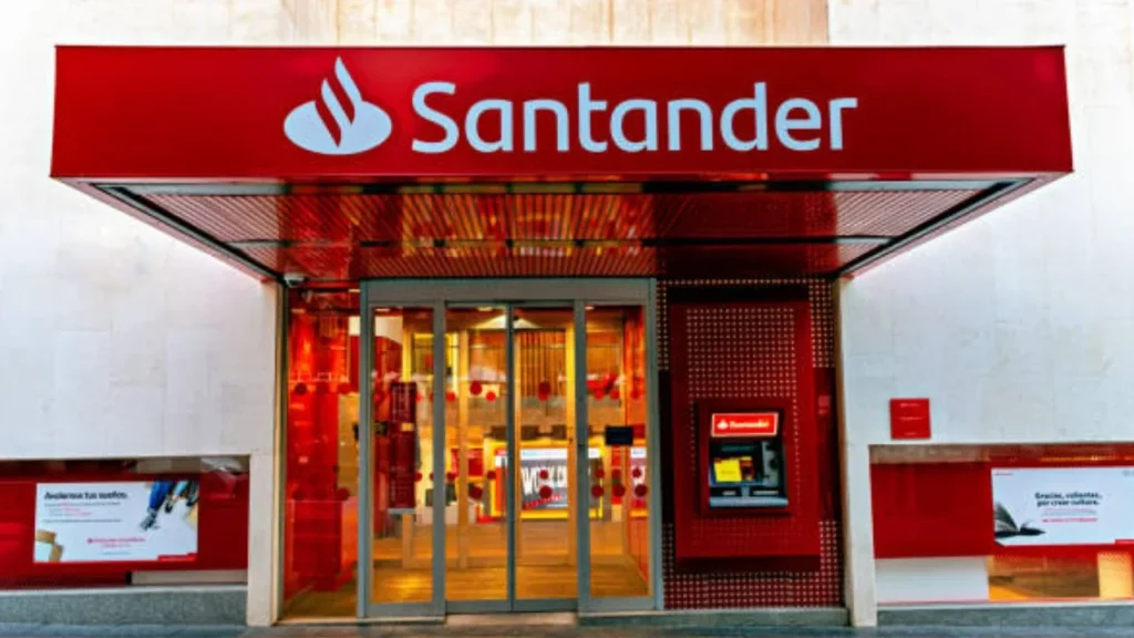 Los directivos anunciaron el nacimiento de la nueva Fundación Santander México