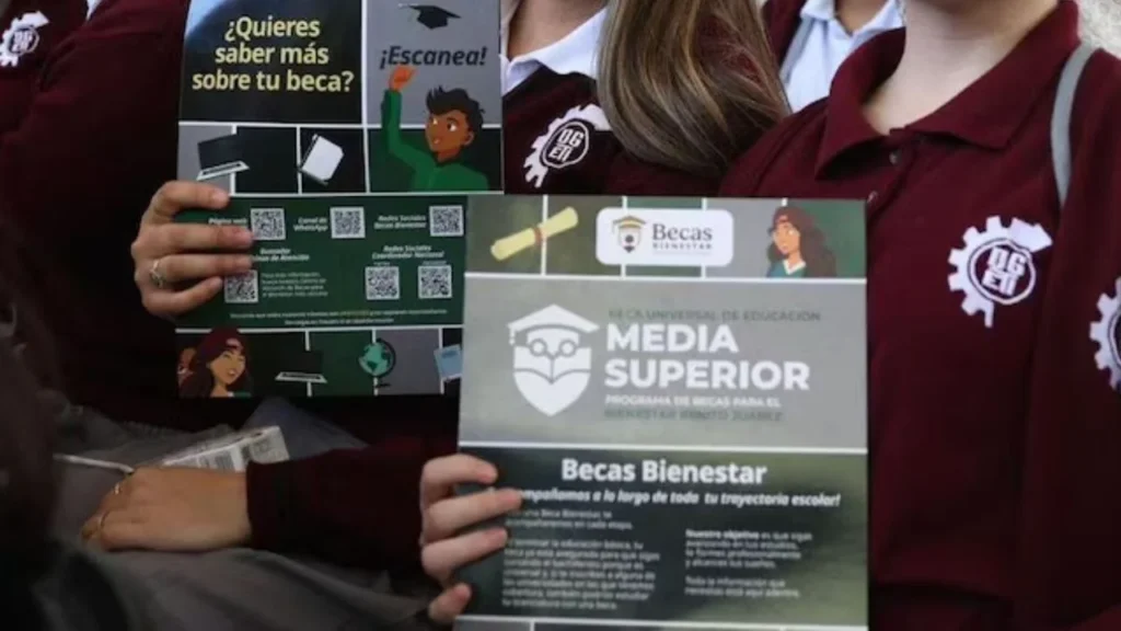 Entérate aquí cuánto aumentará la Beca Benito Juárez para este nuevo año 2026, que forma parte de los Programas del Bienestar.