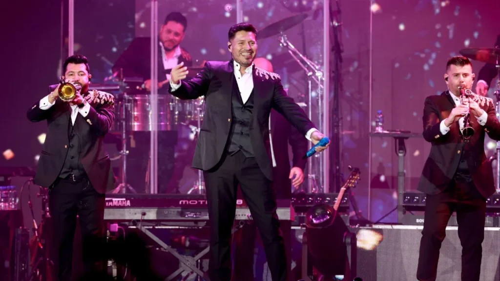 A través de una publicación en redes sociales, la Banda MS dio a conocer la noticia del repentino fallecimiento de Gerson Leos.
