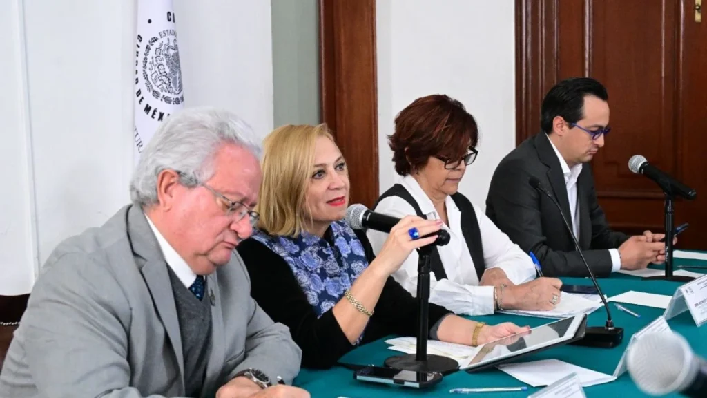 El Instituto de Planeación Democrática y Prospectiva recibió del PAN en el Congreso capitalino una lista de propuestas para enriquecer el Plan General de Desarrollo 2025–2045.