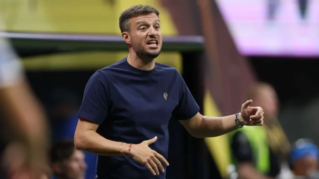 Botafogo anuncia la salida de Martín Anselmi del club