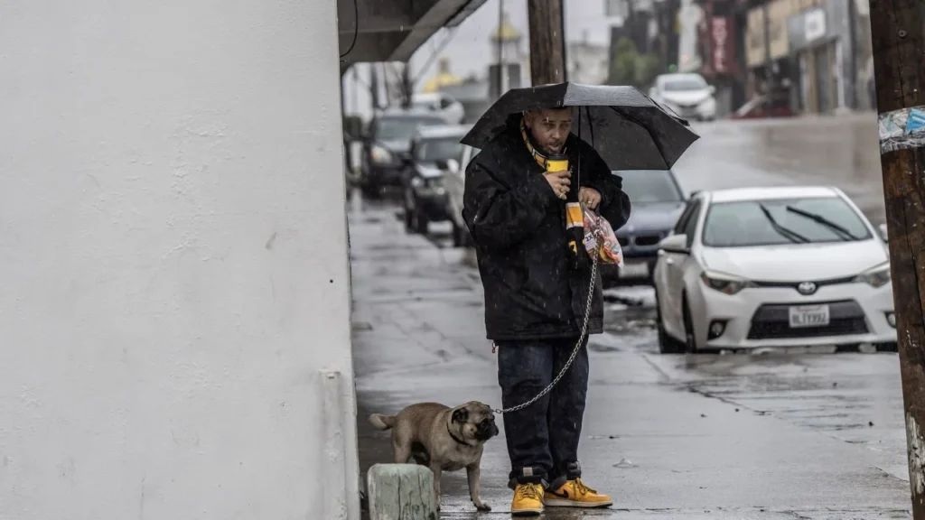El clima hoy estará marcado por tormentas eléctricas, fuertes vientos y posibles granizadas en diversas regiones del país