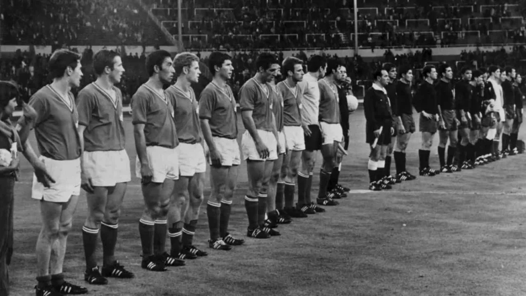 Mundial Inglaterra 1966. Partido entre Inglaterra y México, jugado el 13 de julio de 1966, en el Estadio de Wembley.