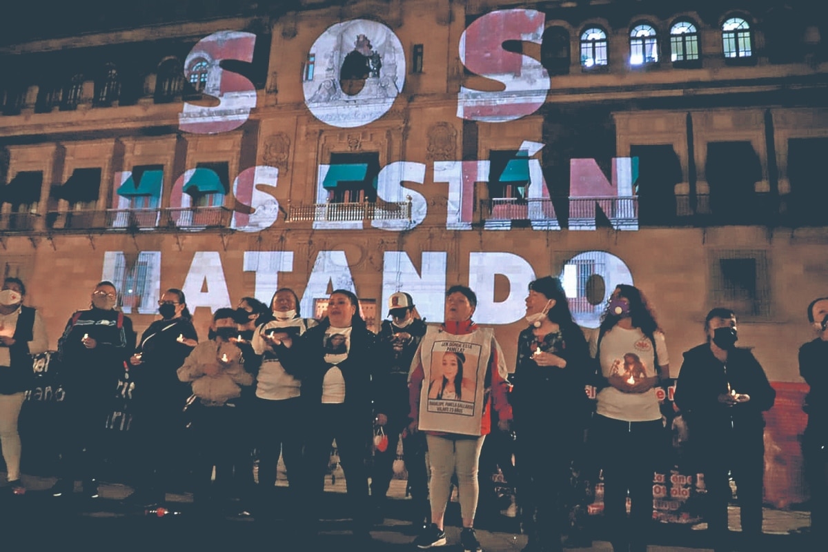 María Esperanza Luciotto, madre de Karla Pontigo, asesinada en 2012, dijo que el evento busca visibilizar el grave problema de los feminicidios en el país