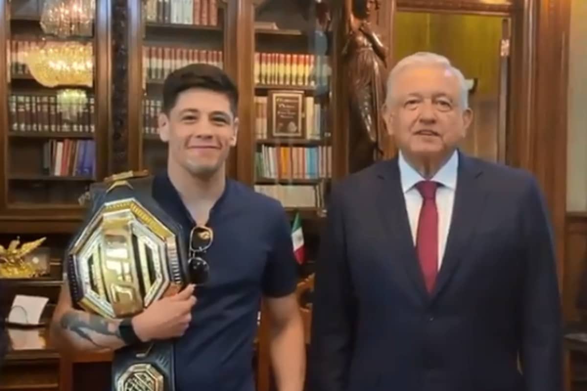 AMLO destacó el esfuerzo de Brandon Moreno para lograr el campeonato.