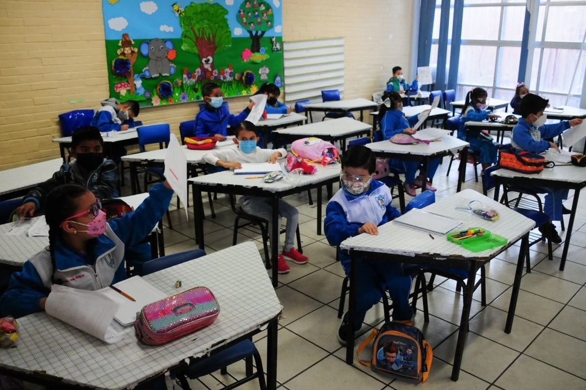 El Presidente subrayó que se volverá a clases presenciales porque "ya no podemos seguir con las escuelas cerradas".