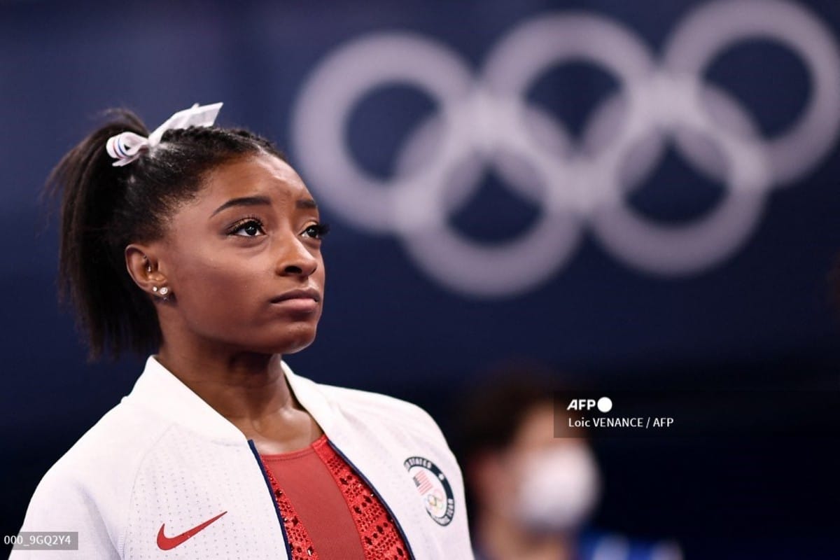 Simone Biles fuera de la final por equipos en gimnasia