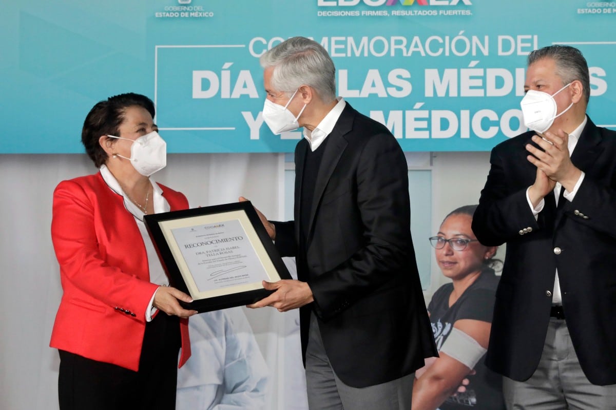 Del Mazo rinde homenaje a personal del sector salud y médicos que fallecieron durante pandemia