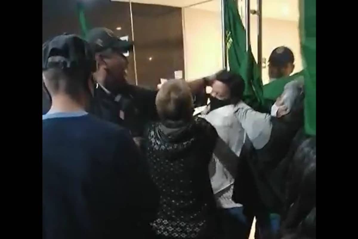 VIDEO. Dirigente de la UNTA agrede a personal femenino del Sacmex