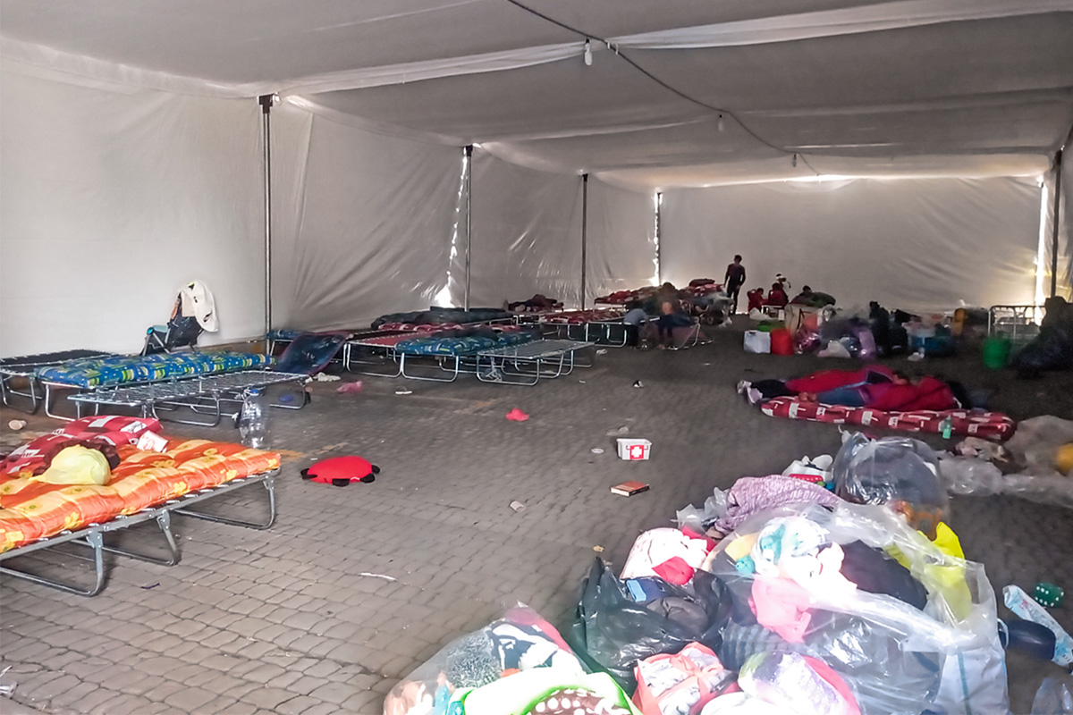Triquis 'le hicieron el fuchi' a un albergue seguro y salubre