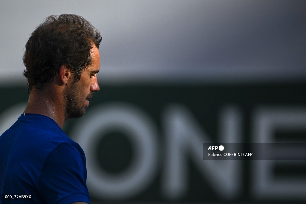 Medvedev cayó ante el francés Gasquet en su regreso a las canchas tras su cirugía en abril.