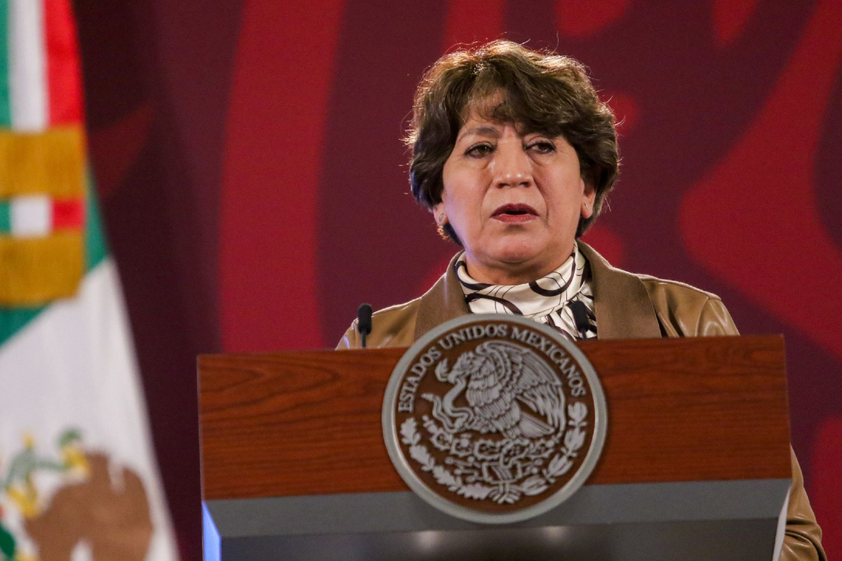 Delfina Gómez defendió el nuevo plan de estudios de la SEP.