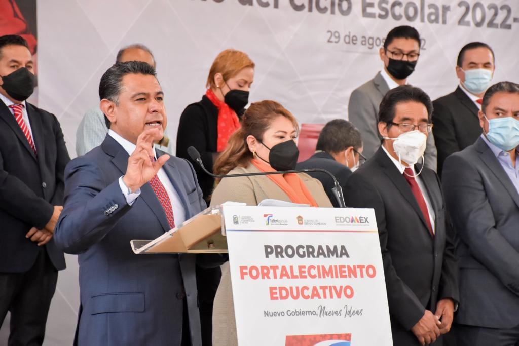 Se renovarán con 3 mil 500 equipos las 140 aulas de cómputo de las escuelas primarias; se inauguraron de manera simultánea las primeras 17