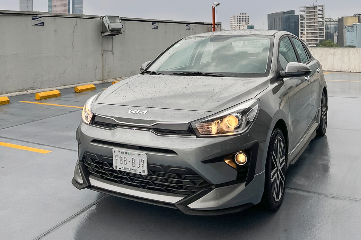 kia rio carlos