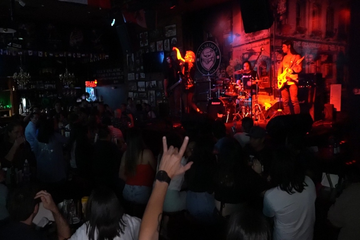 QUEENS ROCK FAISY