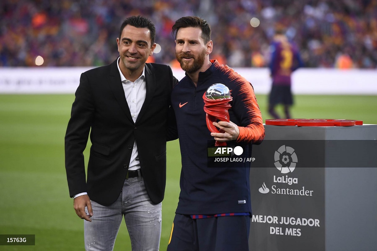 El técnico del Barcelona, Xavi Hernández, afirmó este miércoles que están en contacto permanente con Leo Messi