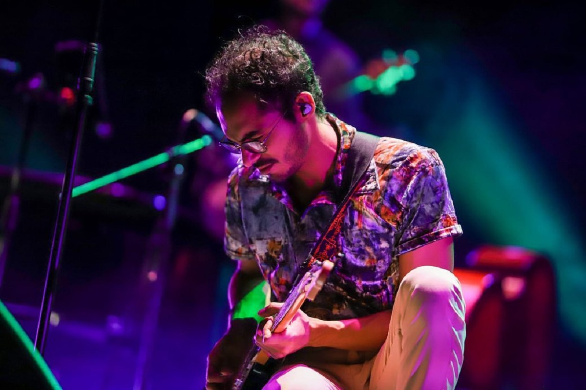 El cantante, compositor y multiinstrumentista colombiano Solo Valencia, habló sobre su música y su participación en el Vive Latino