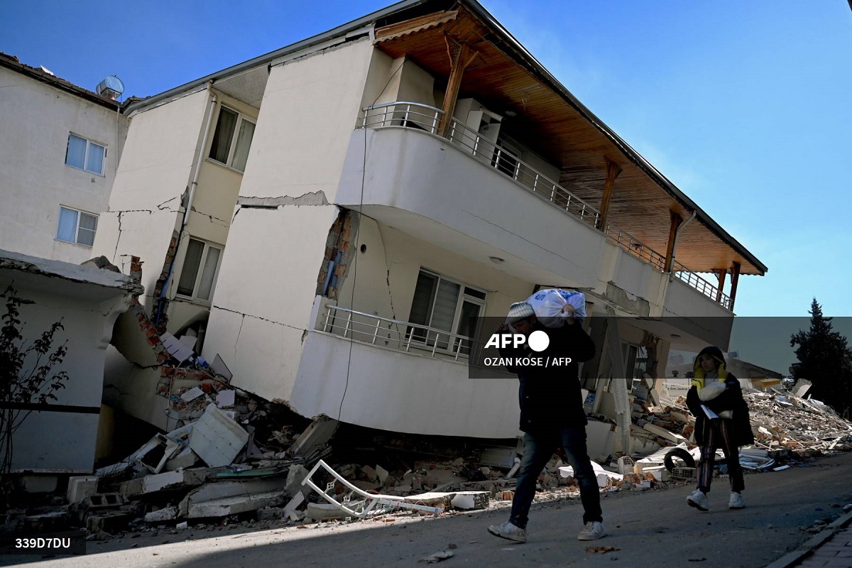 Naciones Unidas lanzó el jueves un llamamiento para reunir mil millones de dólares de ayuda para las víctimas del desvastador terremoto