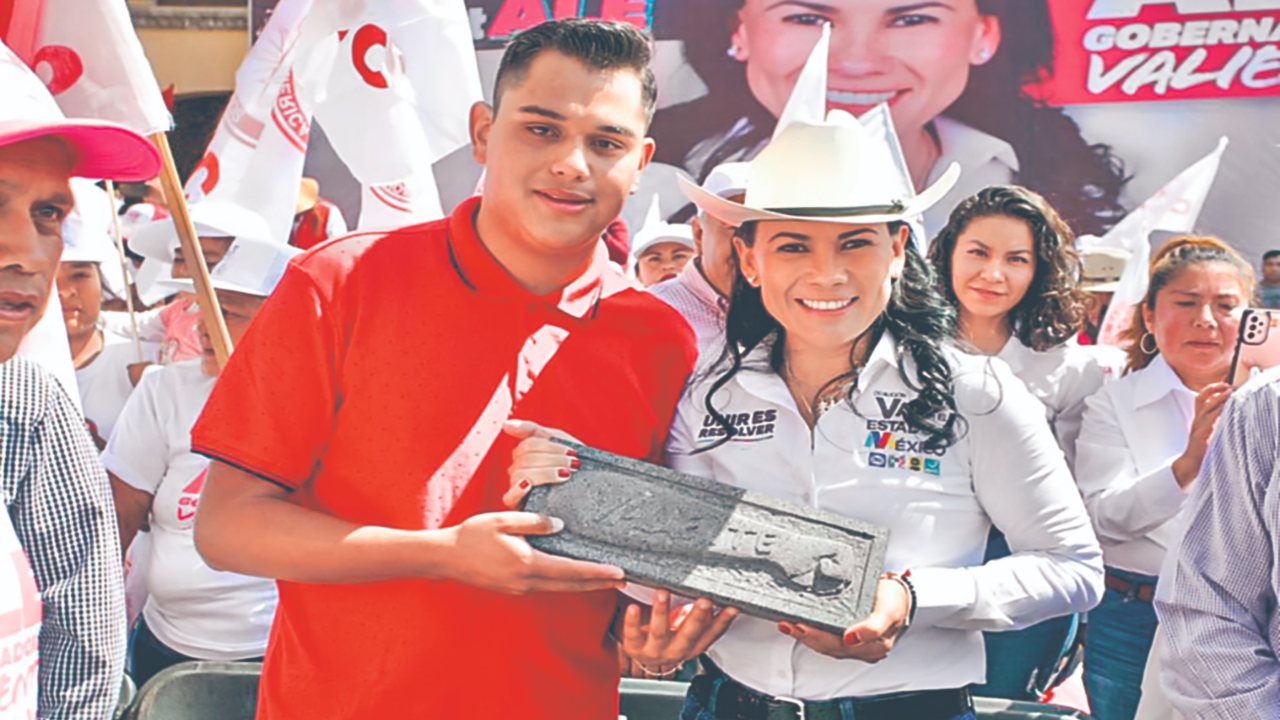 ALEJANDRA PRI